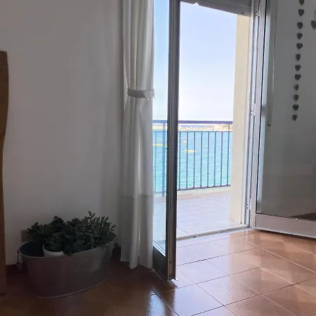 Mari Giardini Naxos